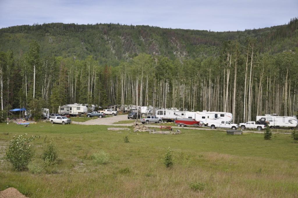 Williston Lake Resort Hudsons Hope Exterior photo